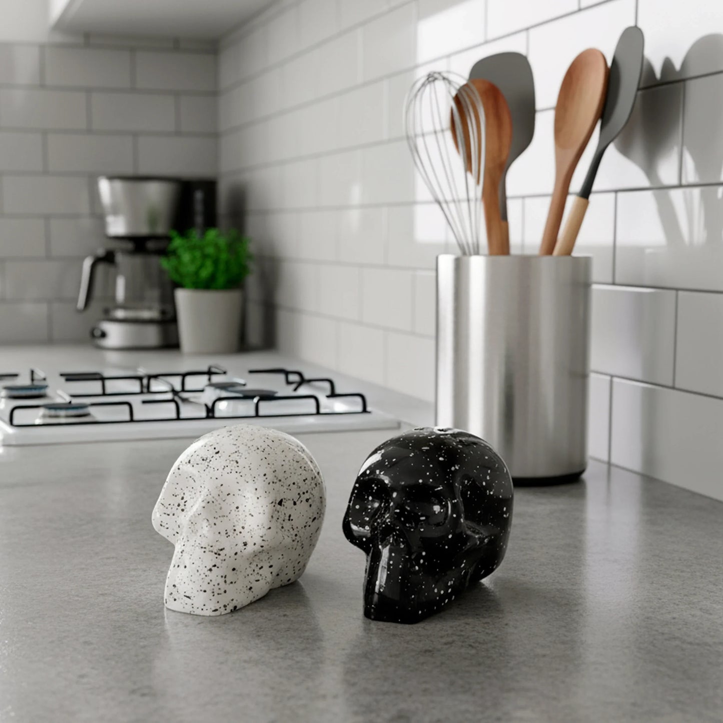Skull salt and pepper shakers