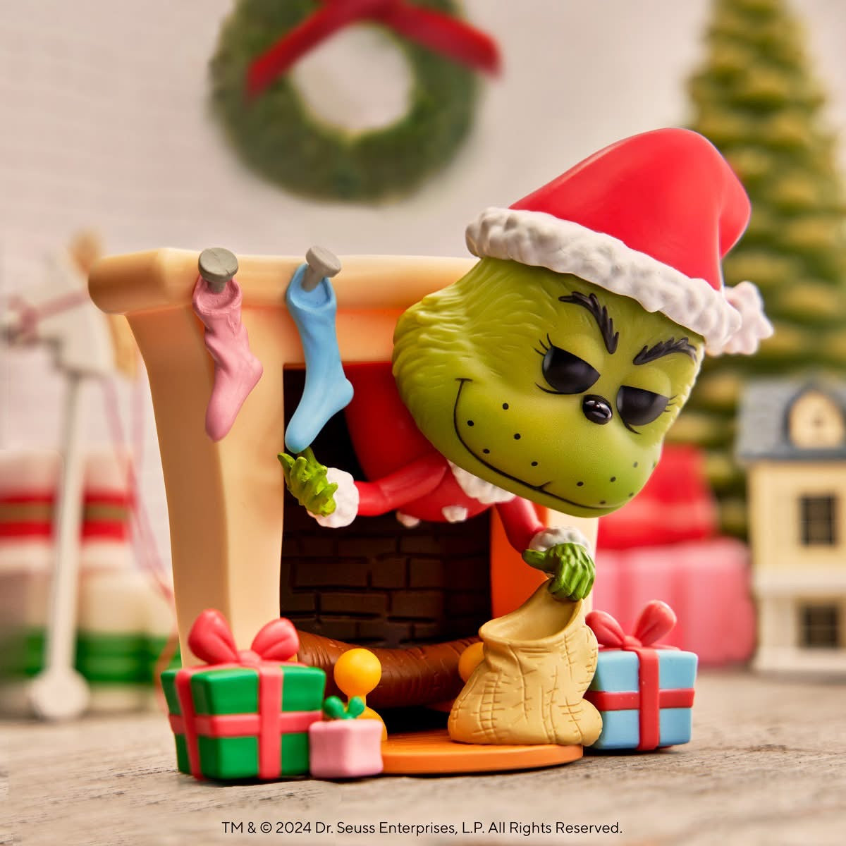 Pop! Deluxe Grinch with Bag