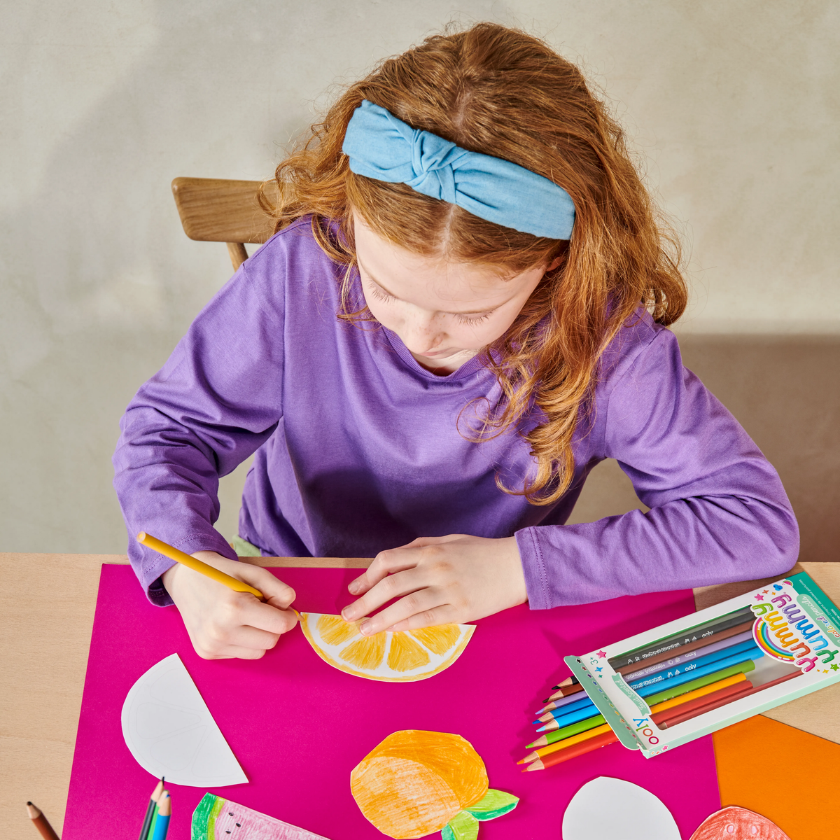 Crayons de couleur parfumés Yummy Yummy Fruits – Lot de 12 – OOLY