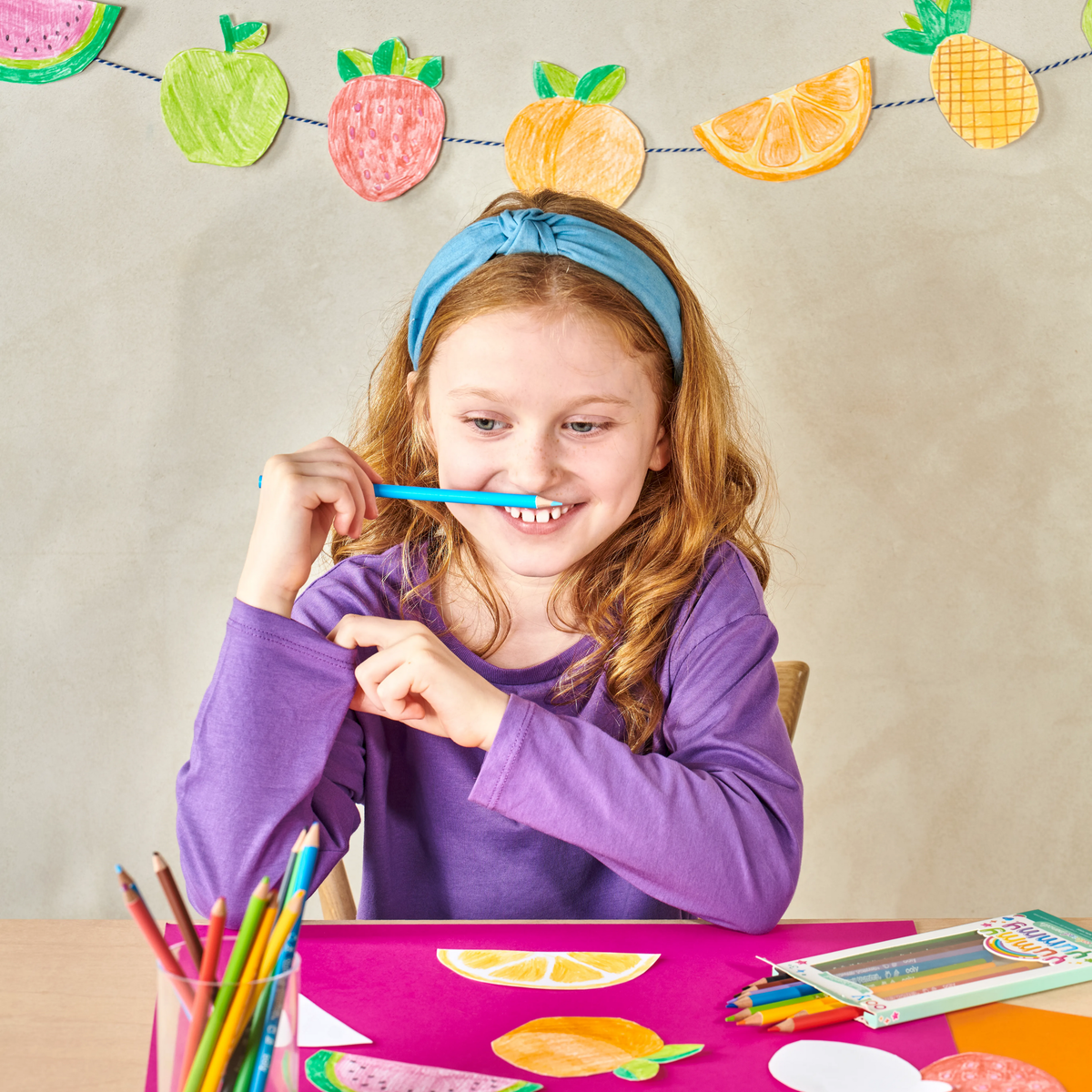 Crayons de couleur parfumés Yummy Yummy Fruits – Lot de 12 – OOLY