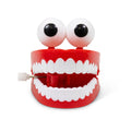 Dents Claquantes avec Yeux