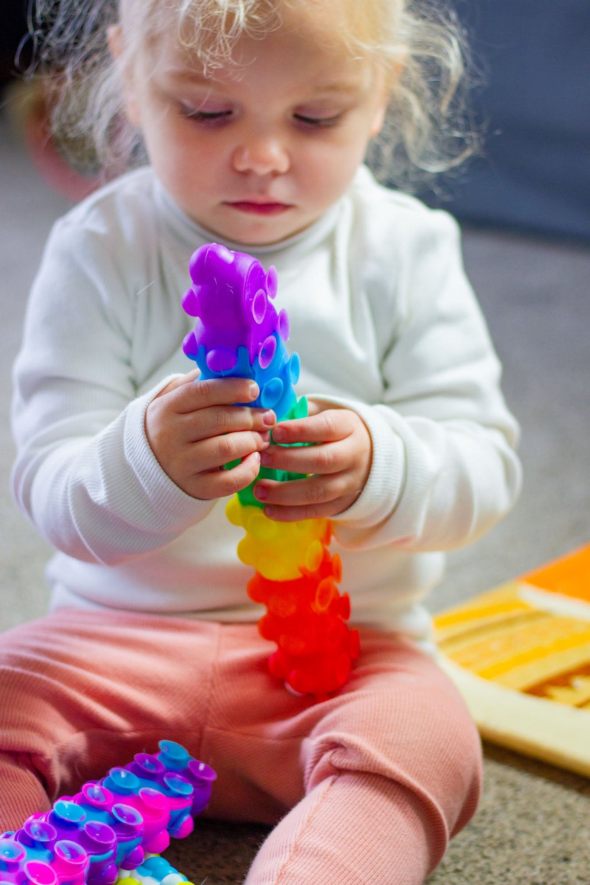 LIGHT-UP PUSH & SUCTION CATERPILLAR