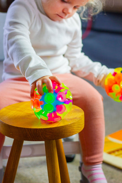 MEGA LIGHT-UP SUCTION BALL