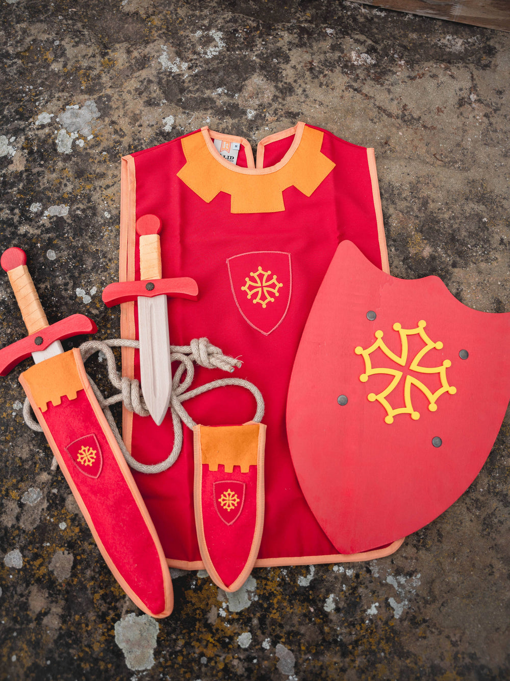 Bouclier Historique Rouge avec Croix Occitane L