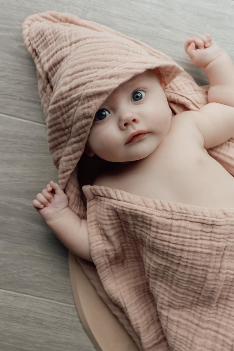 Babybadcape van biologisch mousseline katoen – Poeder
