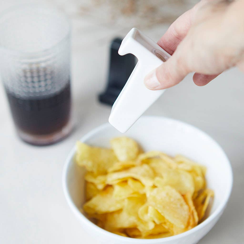 Salt and Pepper Smart Holder