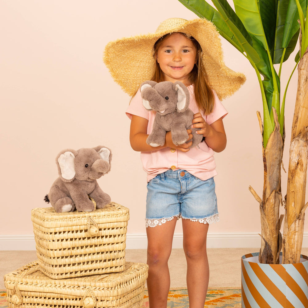 Sitzender Elefant Plüschtier
