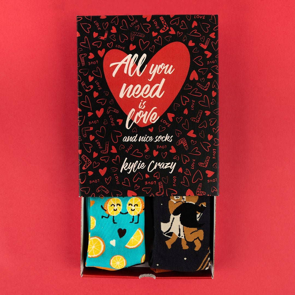 Coffret Cadeau 4 Paires de Chaussettes "All Your Need Is Love"
