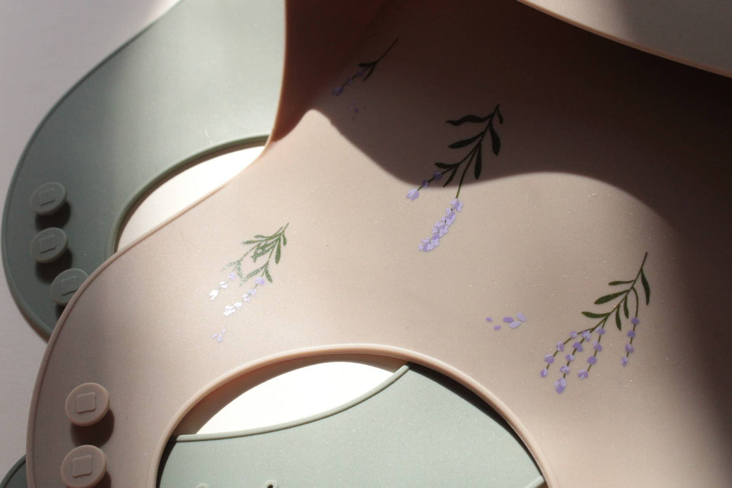 Shayan lavendel siliconen slabbetje - klei