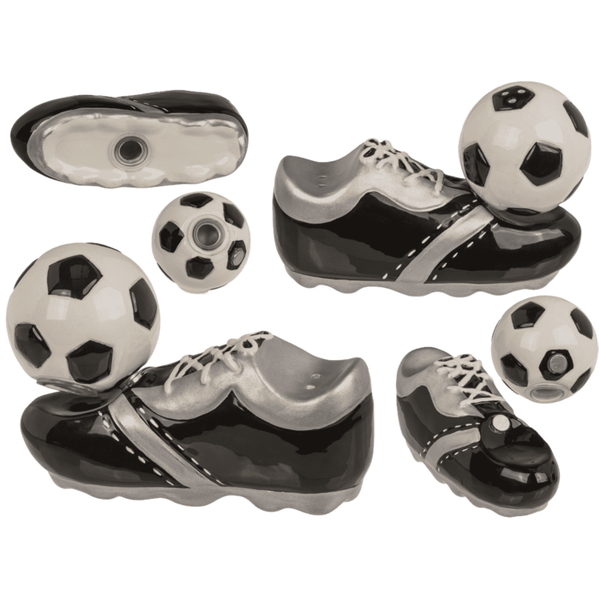 Zout en peper, schoenen en een voetbal.