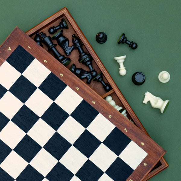 Iron & Glory -  Chess Deluxe