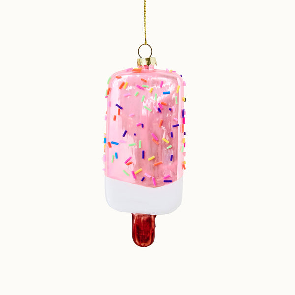 Hangende decoratie met aardbeienijs