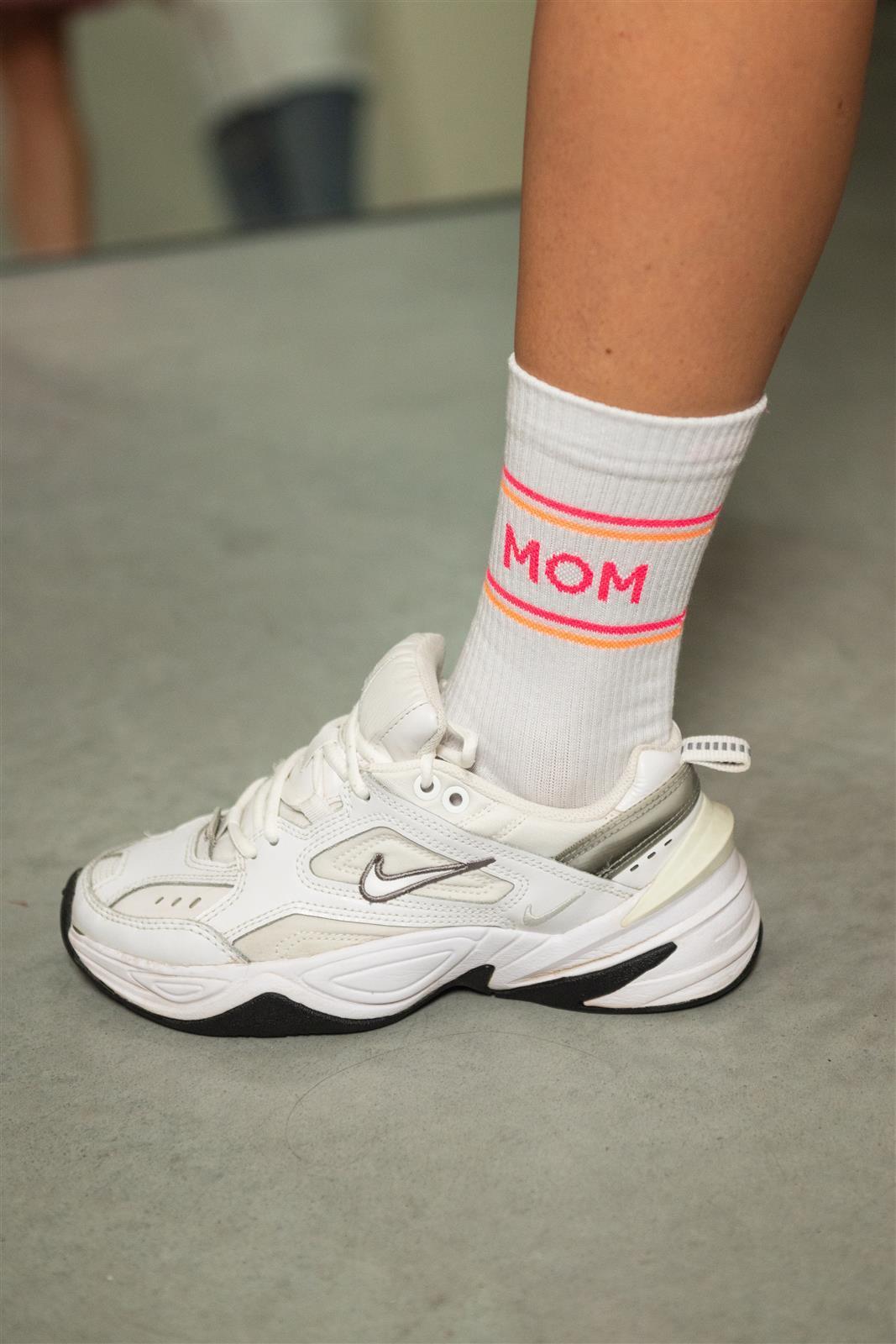 2 Mom Neon