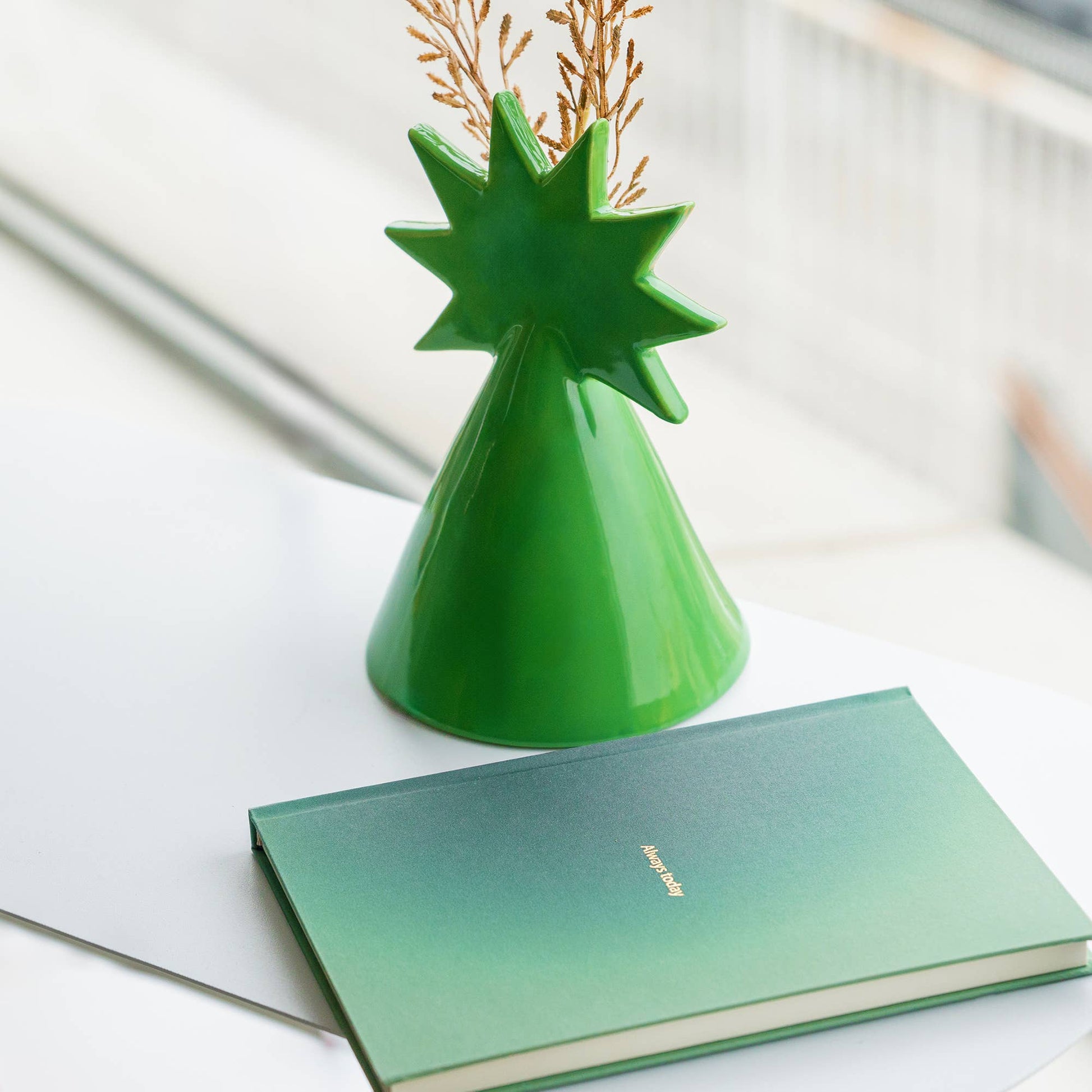 Vase Étoile Polaire Verte Helio Ferretti Vue 1