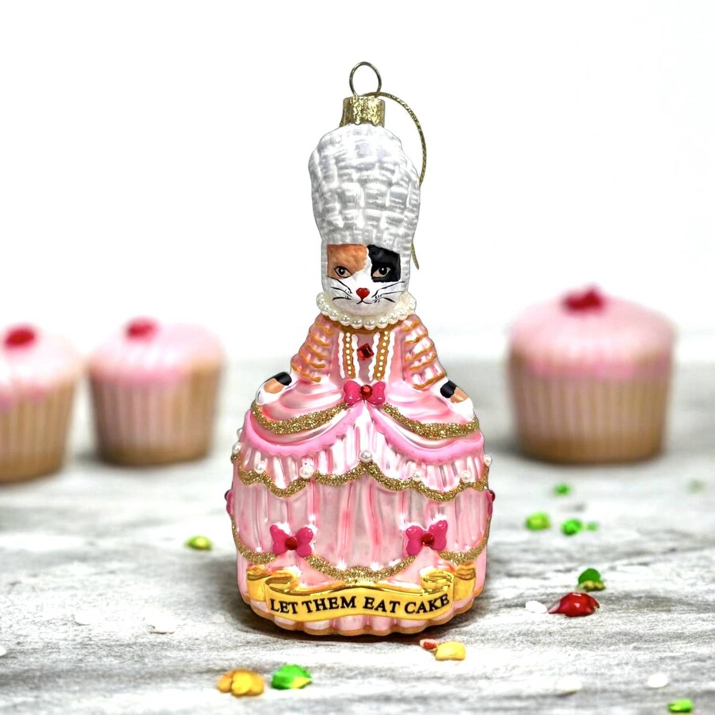 Boule de Noël Chat Calico Marie Antoinette “Let Them Eat”