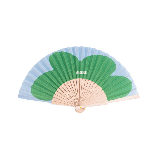 Fan Macro Fleur Verte Helio Ferretti Vue 1