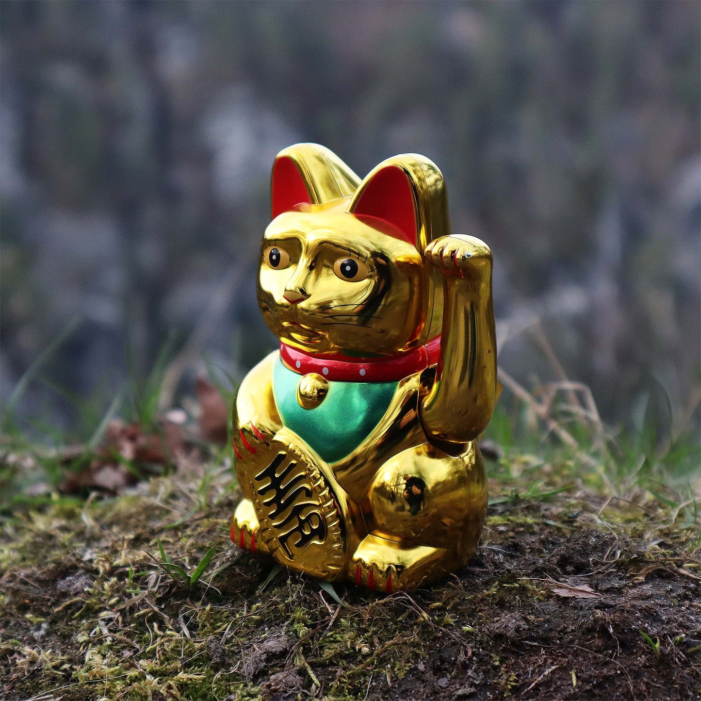 Golden solar lucky cat 10.5 cm