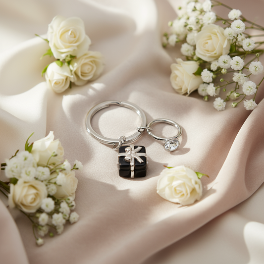 Engagement keyring Black