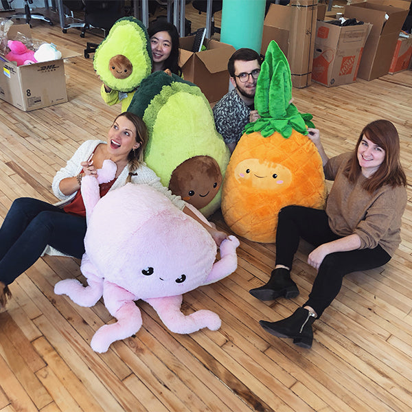 Peluche Massive Squishable – Massive Ananas
