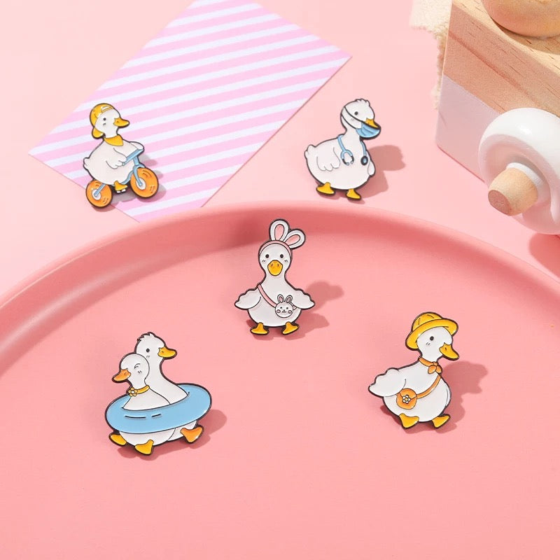 Pin's Canard Blanc Vélo
