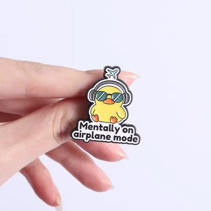 Photo produit - Pin’s Canard « Mentally on Airplane Mode »