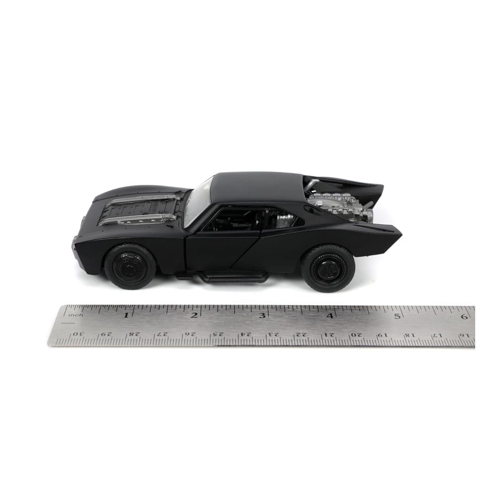 Batman &amp; Batmobile 1:32 