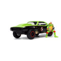 Raphael met een Chevrolet Camaro uit 1967. 